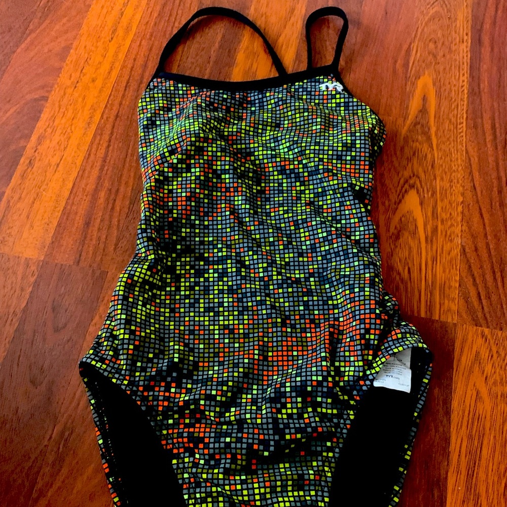 TYR size 30 one piece bathing suit